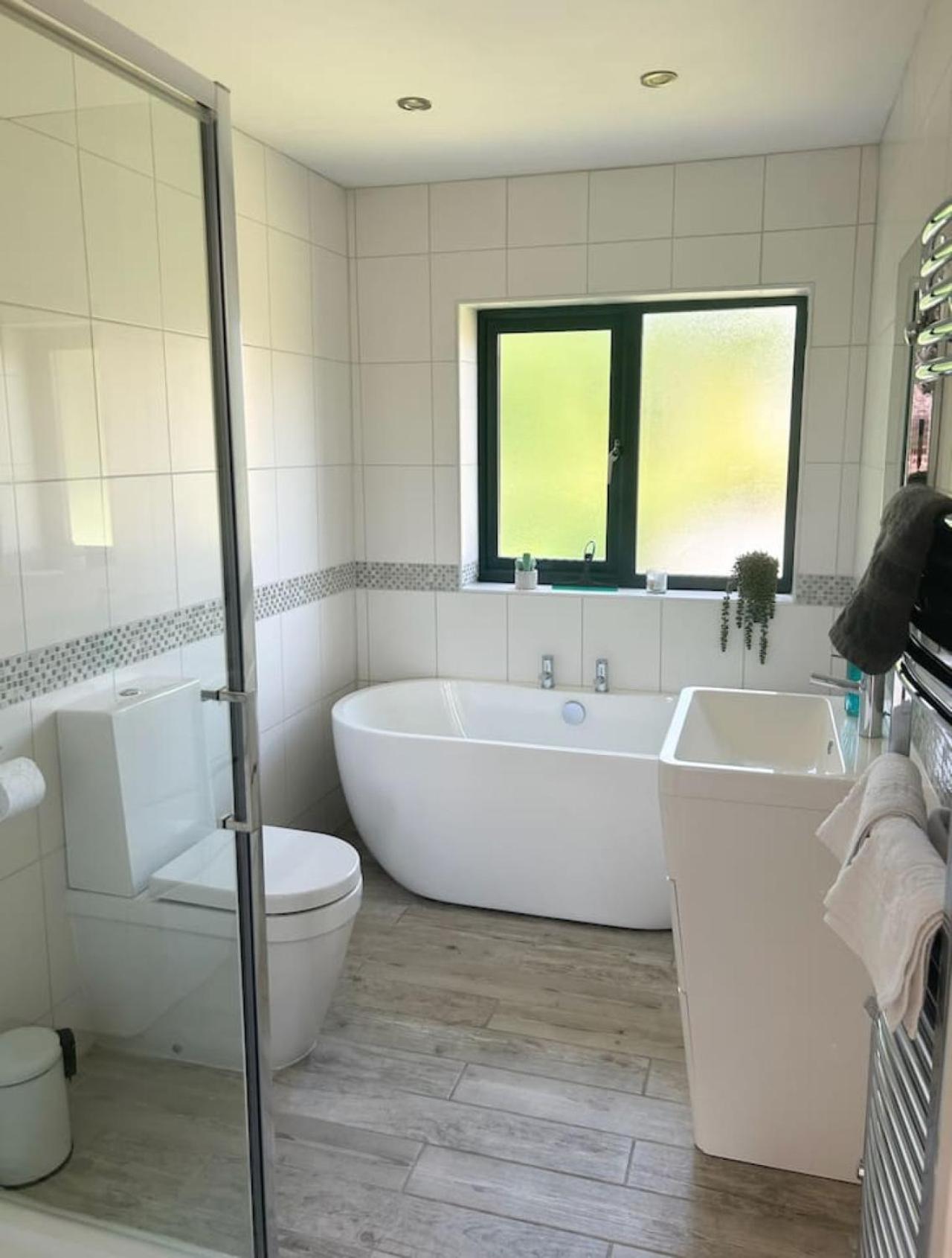 Villa Luxe 5 Bed House In Guildford. Morden Amenities Normandy Exterior foto
